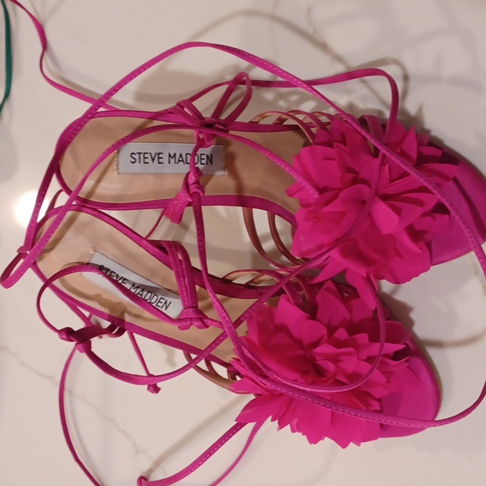 Steve Madden Jolisa Satin Flower Fuscia Pink Ankle Wrap Dress Sandals NEW